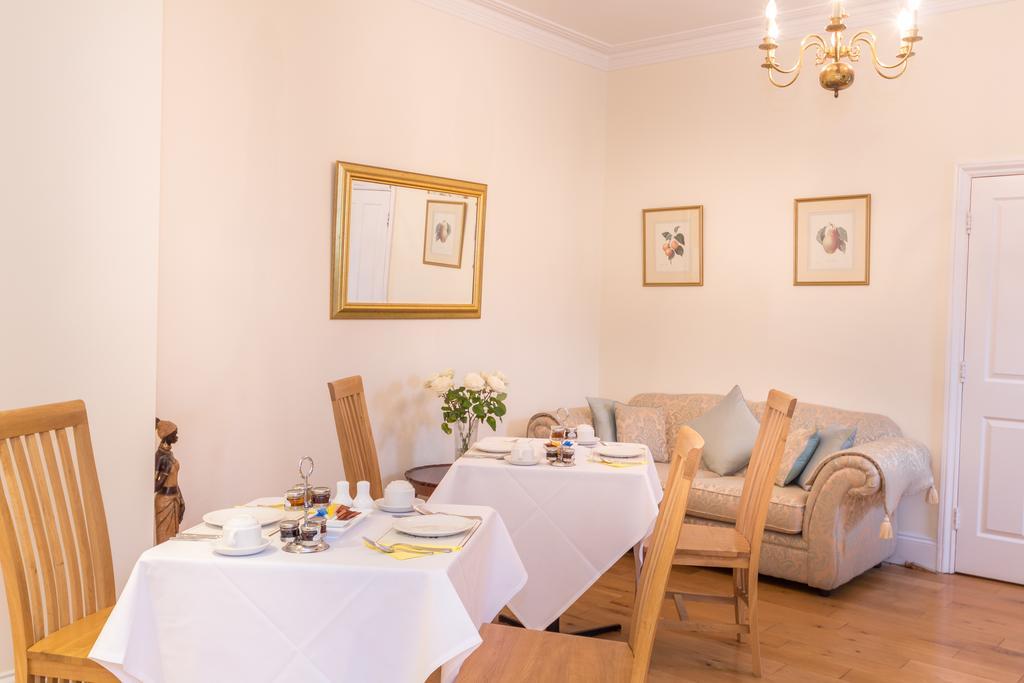 Villiers Lodge Surbiton Екстериор снимка
